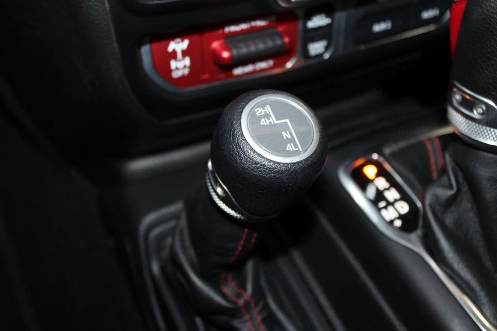 Used 2022 Jeep Gladiator Rubicon w/ Cold Weather Group AWD/4WD image 37