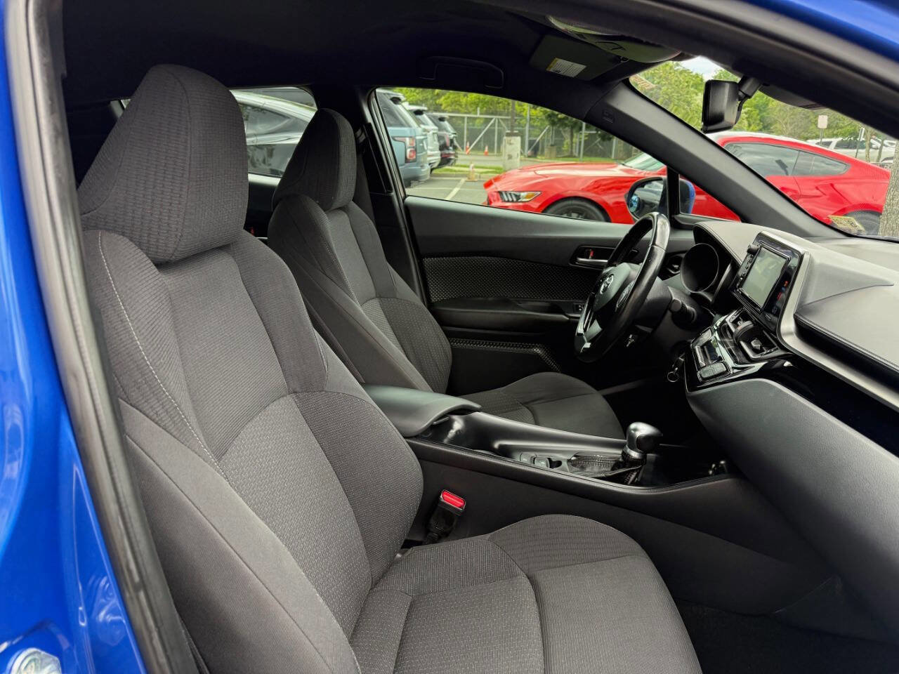 Used 2018 Toyota C-HR XLE image 30