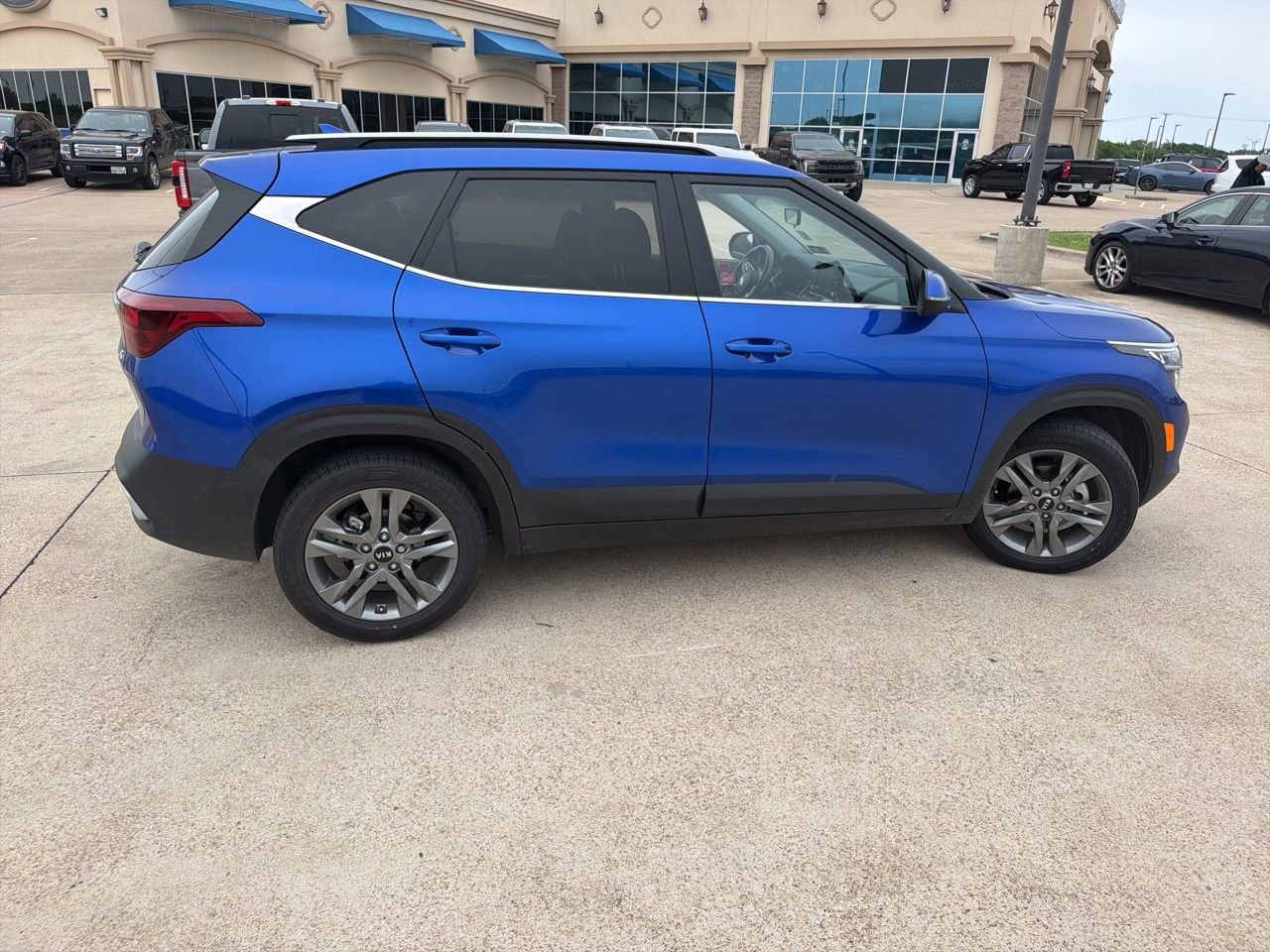 Used 2021 Kia Seltos S FWD image 12