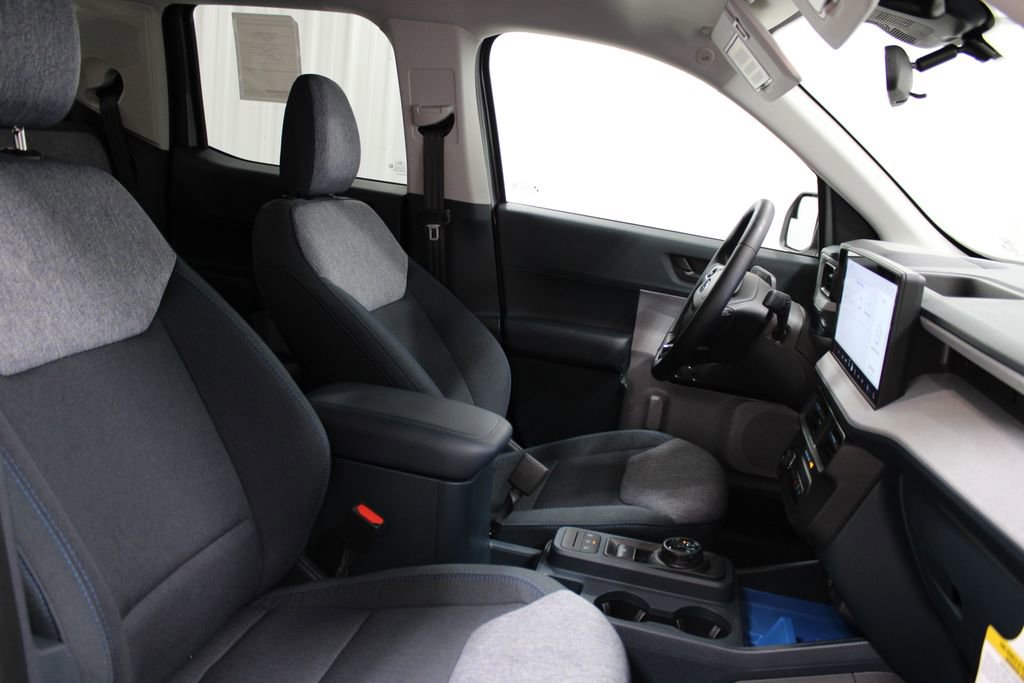 New 2025 Ford Maverick XLT image 30