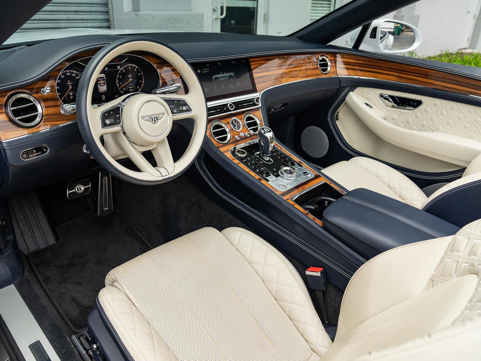Used 2021 Bentley Continental GT V8 image 6