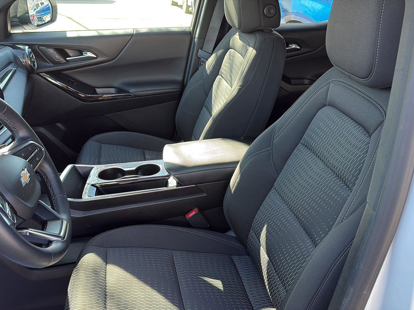 Used 2025 Chevrolet Equinox LT image 10