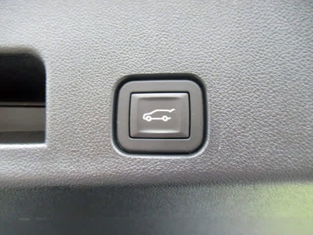 Used 2025 GMC Acadia Elevation image 28
