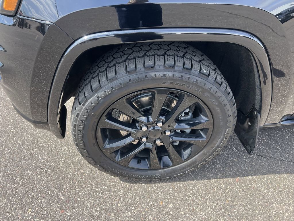 Used 2021 Jeep Grand Cherokee Laredo X AWD/4WD image 4