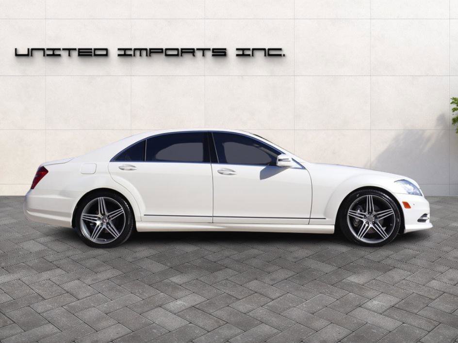 Used 2010 Mercedes-Benz S 550 Sedan w/ Sport Package image 7