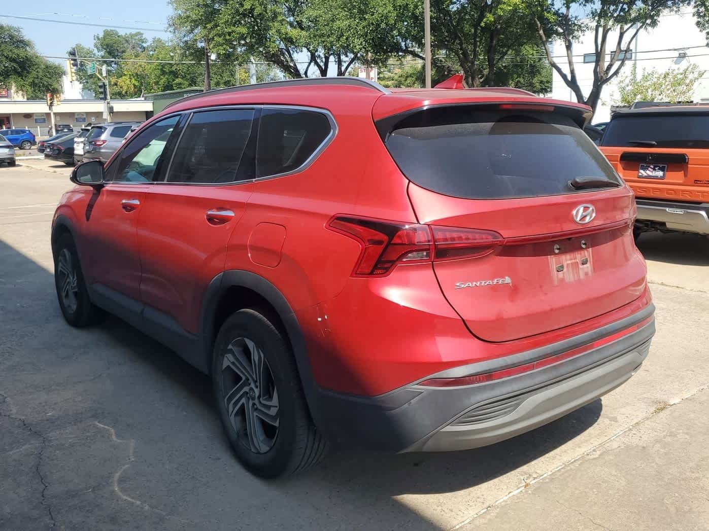 Used 2023 Hyundai Santa Fe SEL FWD image 3