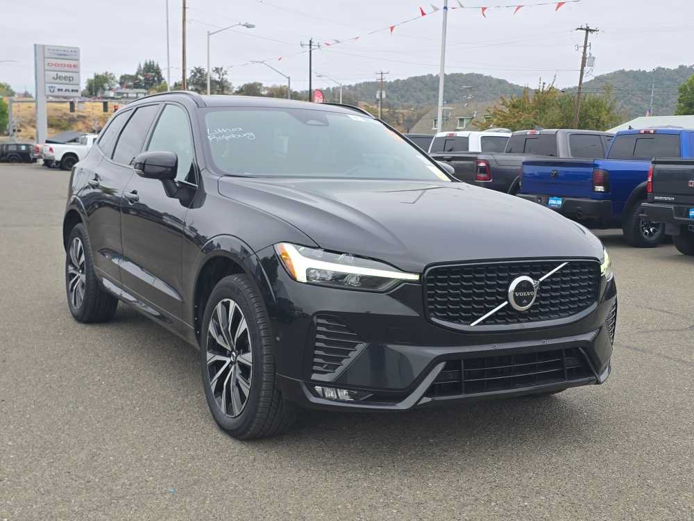Used 2023 Volvo XC60 B5 Plus AWD/4WD image 18
