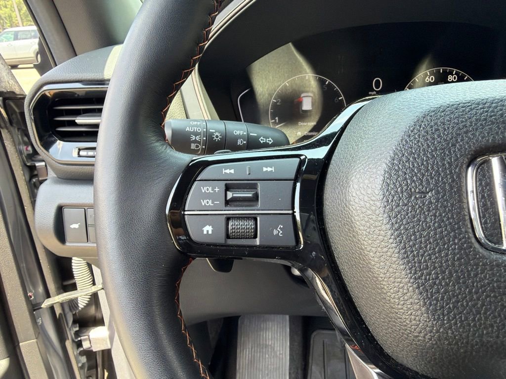Certified 2025 Honda Pilot TrailSport image 17