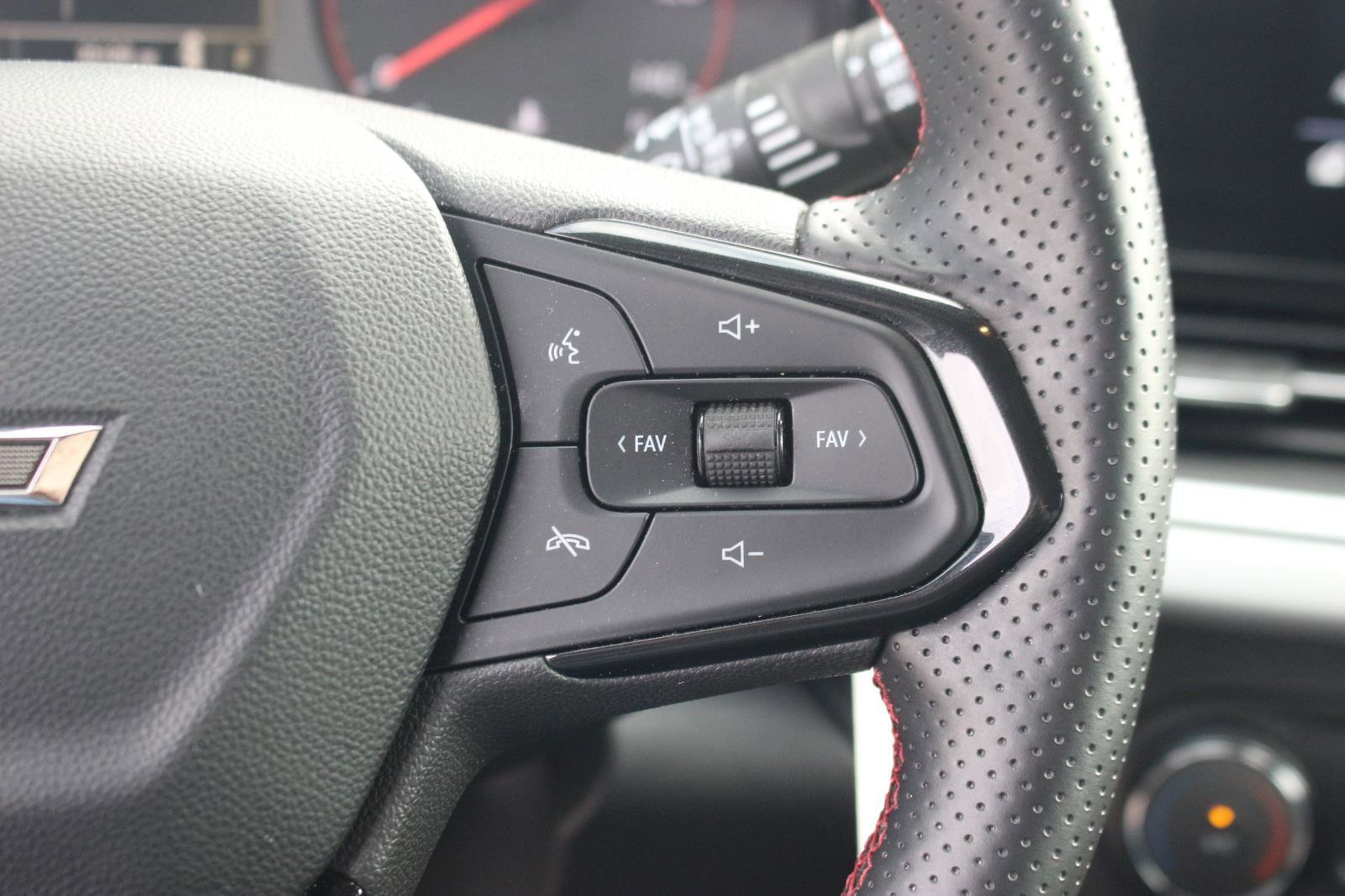 Used 2024 Chevrolet Trax RS w/ Driver Confidence Package image 19