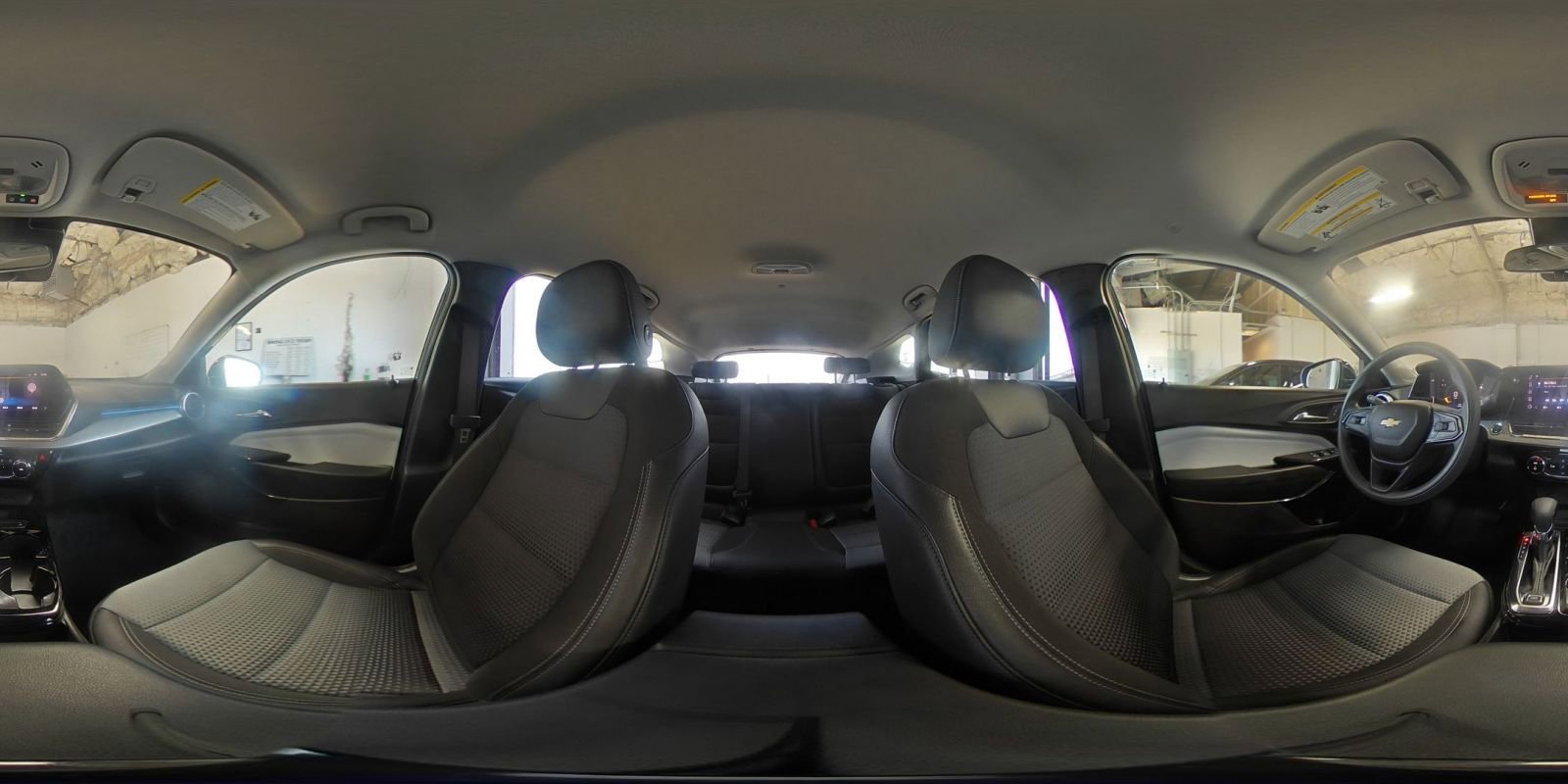 Used 2025 Chevrolet Trax LT FWD image 41