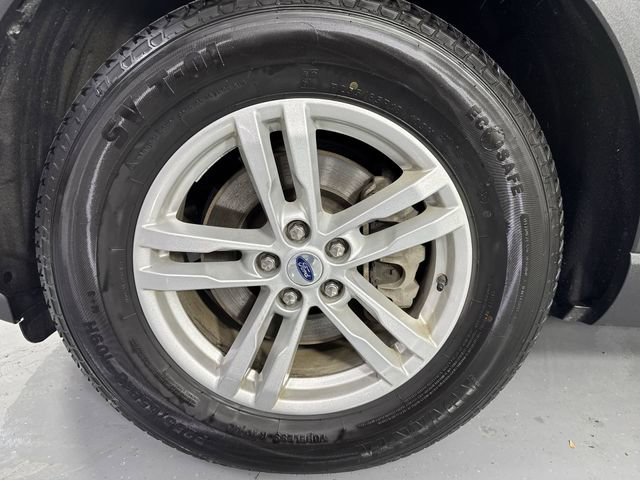 Used 2023 Ford Explorer XLT w/ Equipment Group 202A AWD/4WD image 5