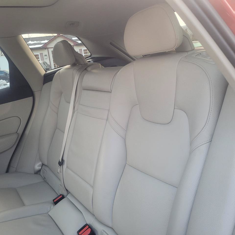 Used 2018 Volvo XC60 T5 Inscription AWD/4WD image 36