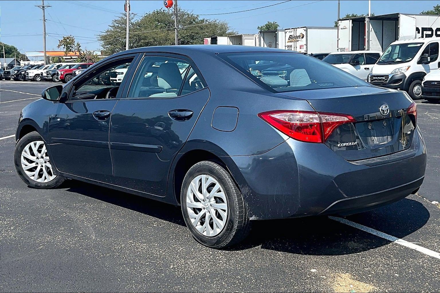 Used 2017 Toyota Corolla LE w/ Carpet Mat Package (TMS) FWD image 6
