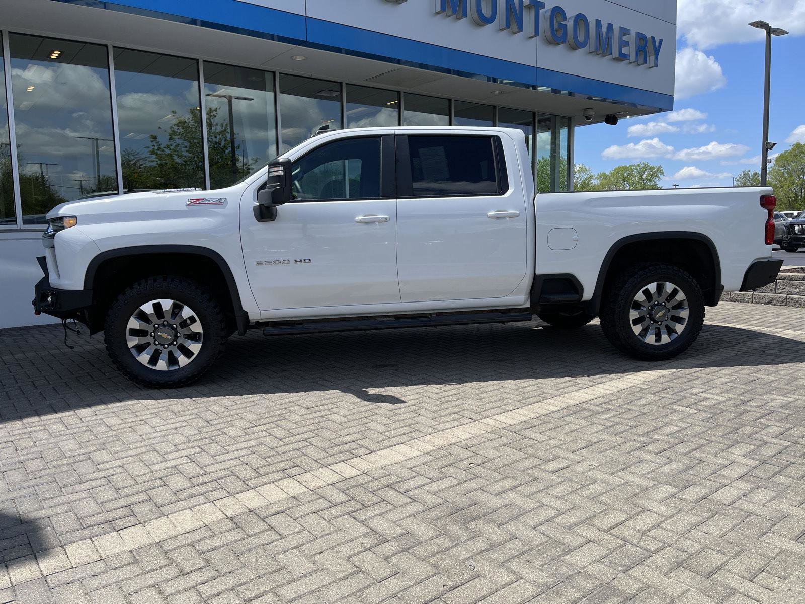 Used 2022 Chevrolet Silverado 2500 LT w/ Convenience Package AWD/4WD image 2