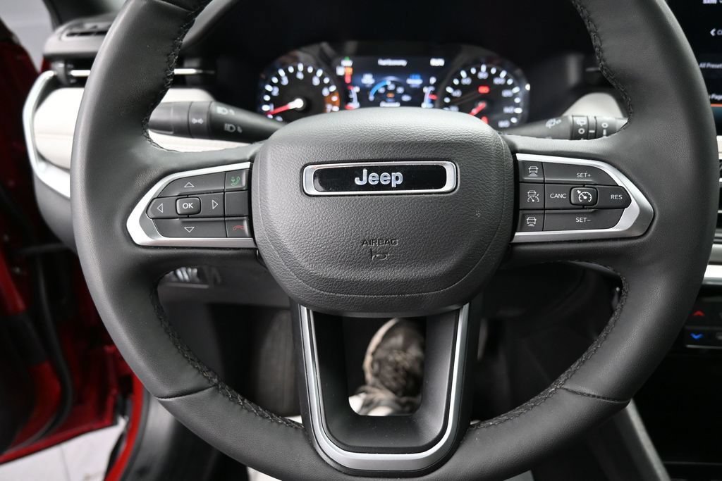 Used 2025 Jeep Compass Limited AWD/4WD image 38