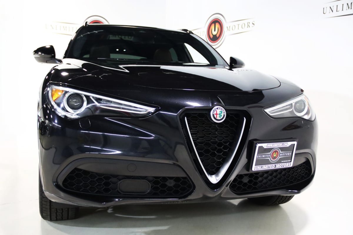 Used 2022 Alfa Romeo Stelvio Ti AWD/4WD image 10
