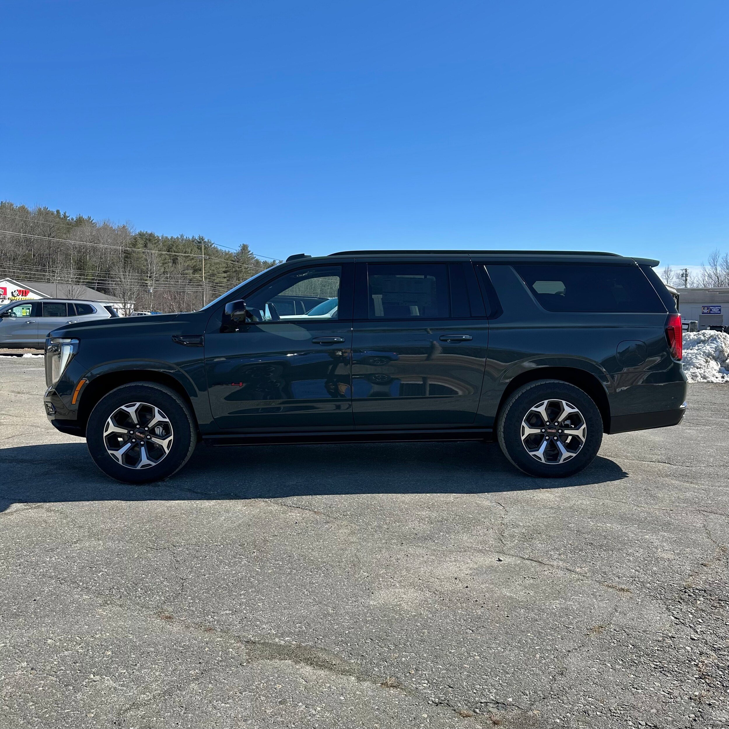 New 2026 GMC Yukon XL AT4 Ultimate AWD/4WD image 6