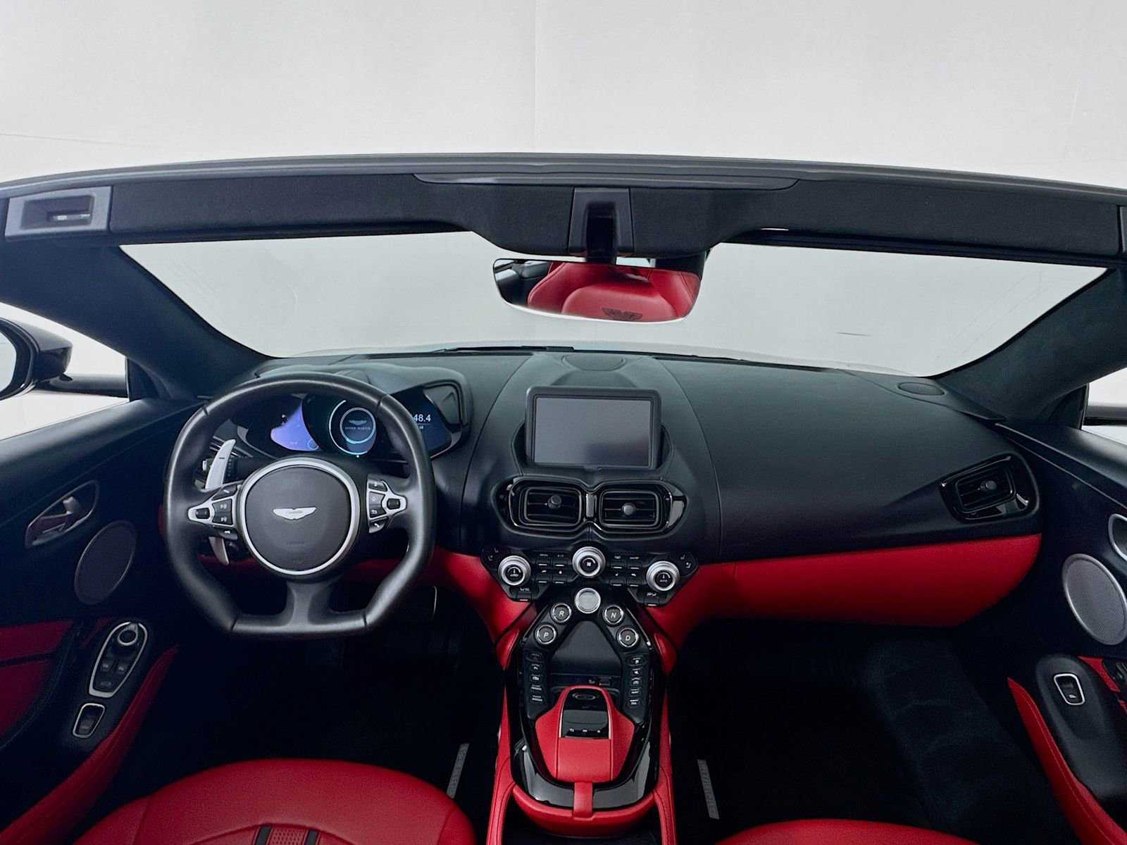 Used 2023 Aston Martin V8 Vantage Roadster image 20