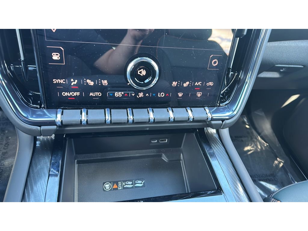 New 2026 GMC Yukon XL AT4 w/ AT4 Premium Package AWD/4WD image 14