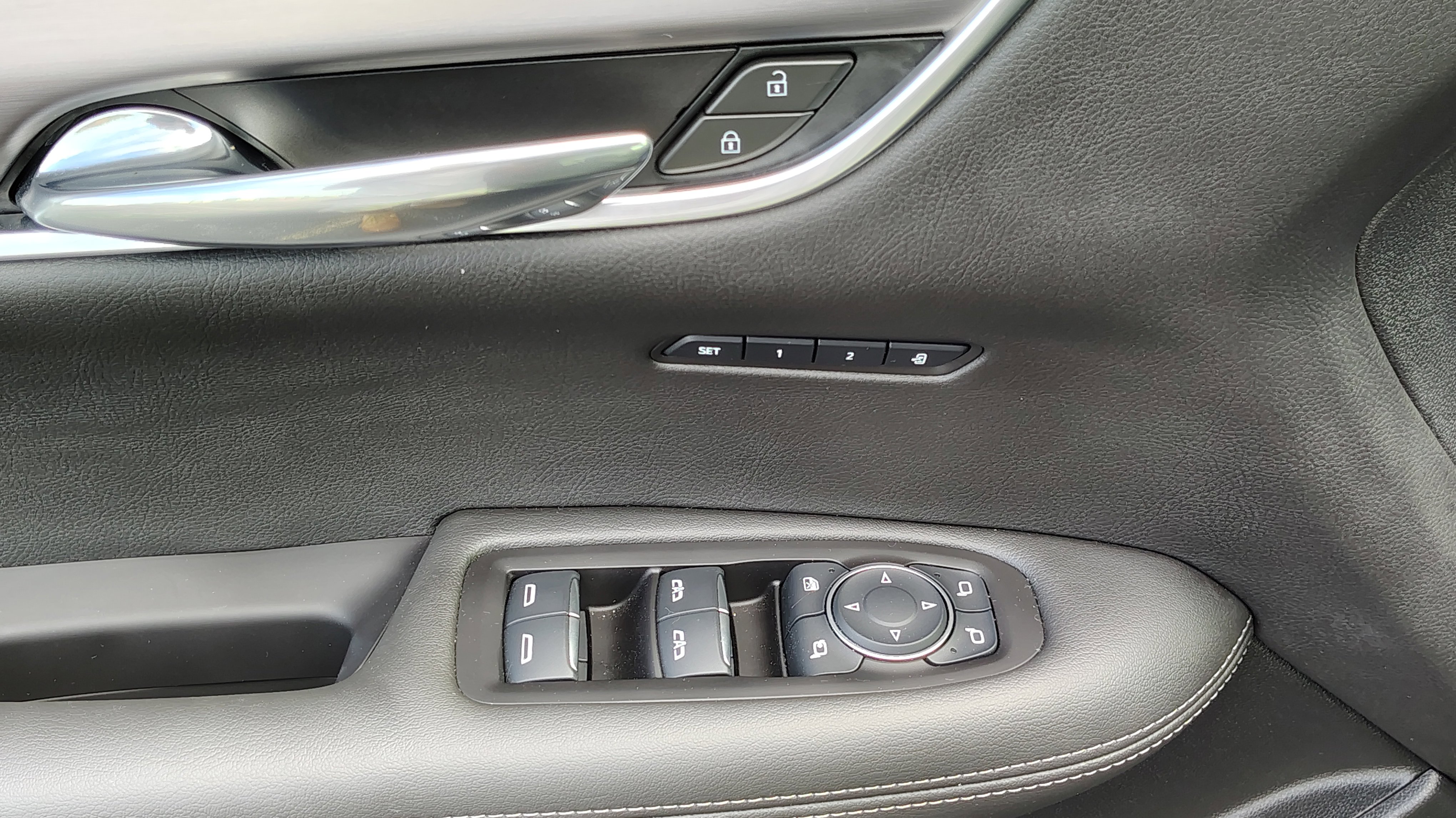 New 2025 Cadillac XT6 Luxury w/ LPO, Premium Carpet Package image 10