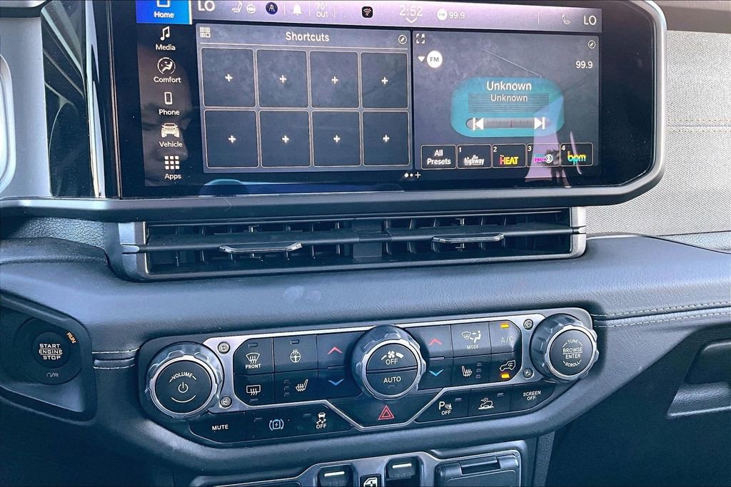 Certified 2025 Jeep Wrangler Unlimited Sahara w/ Safety Group AWD/4WD image 35