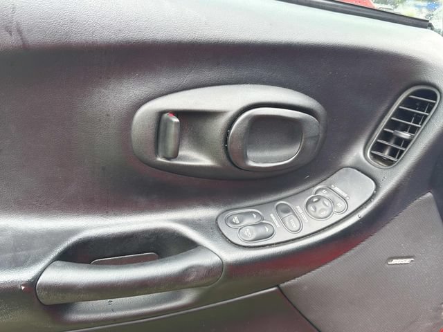 Used 2001 Chevrolet Corvette Coupe RWD image 15