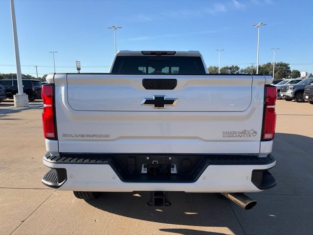 Used 2024 Chevrolet Silverado 2500 High Country w/ High Country Premium Package AWD/4WD image 5