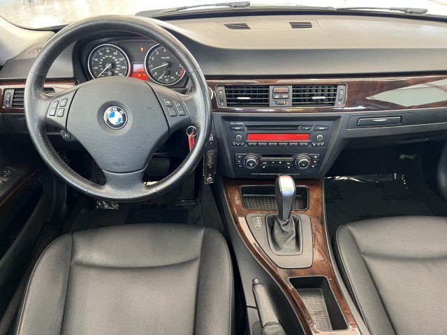 Used 2011 BMW 335i xDrive Sedan AWD/4WD image 16