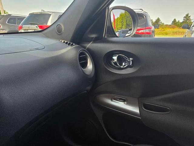 Used 2013 Nissan Juke SV AWD/4WD image 26