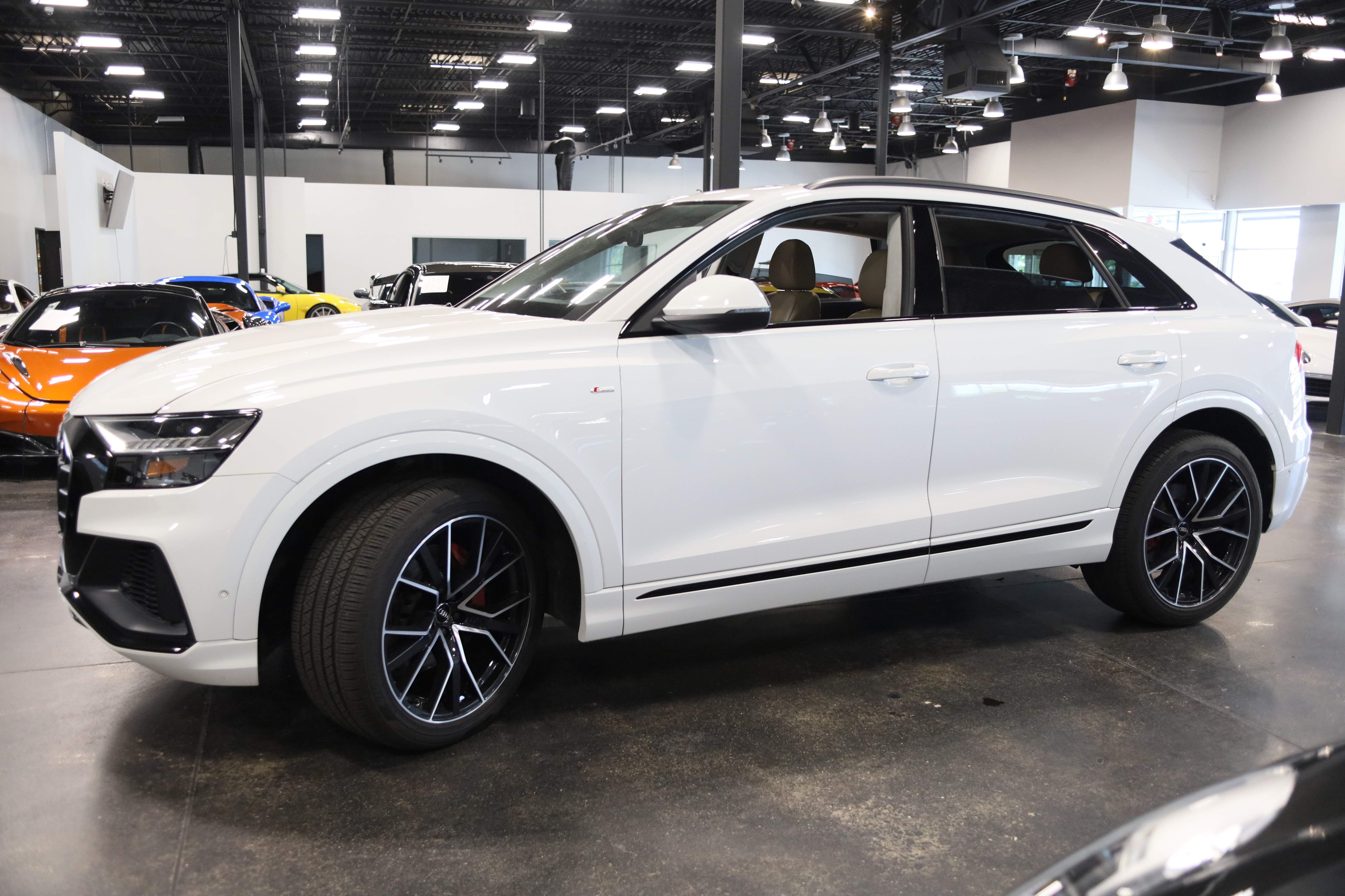 Used 2019 Audi Q8 Prestige AWD/4WD image 9