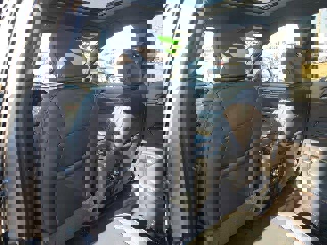 New 2025 GMC Acadia AT4 w/ Luxury Package image 10