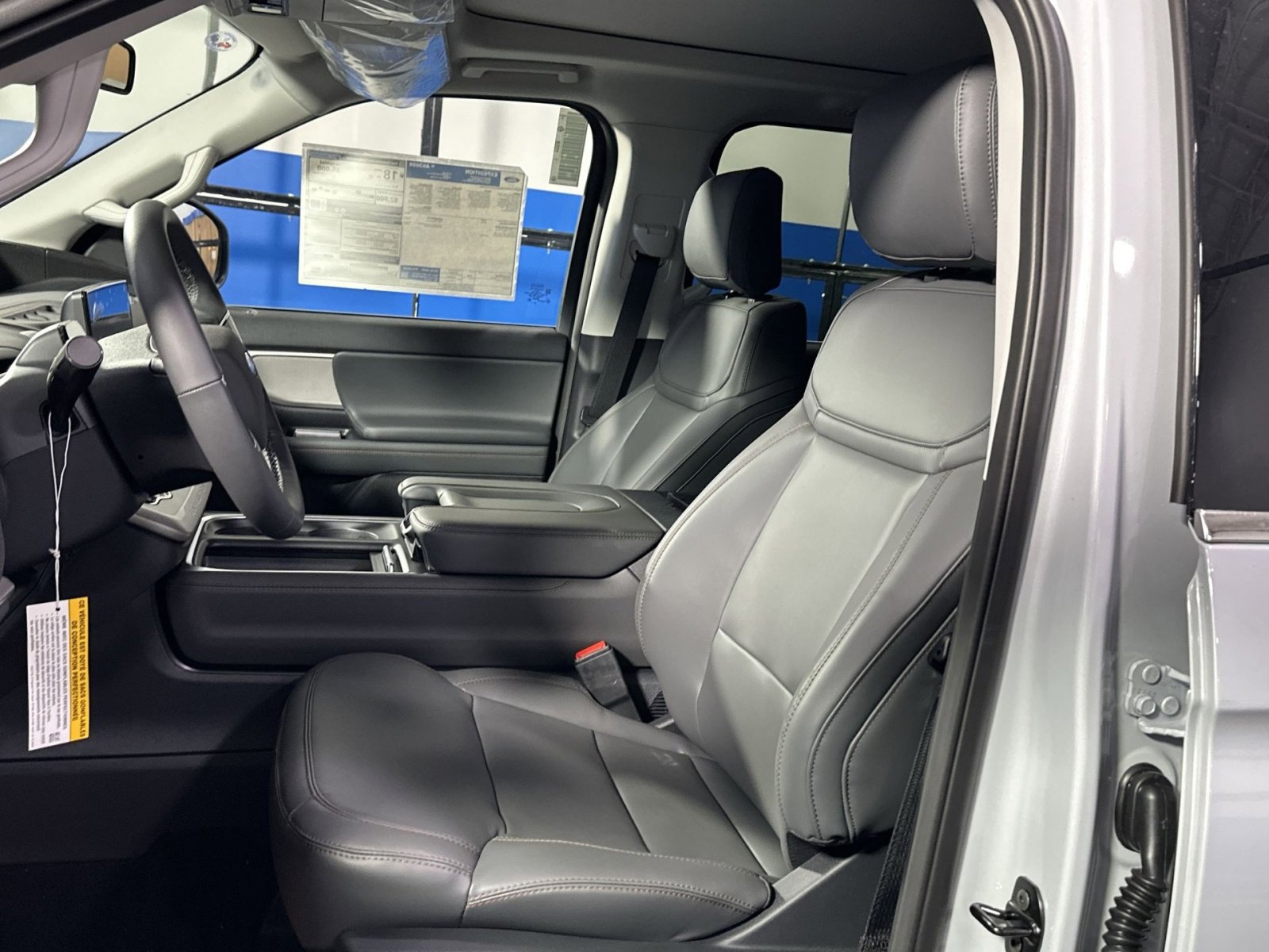 New 2025 Ford Expedition Active image 13