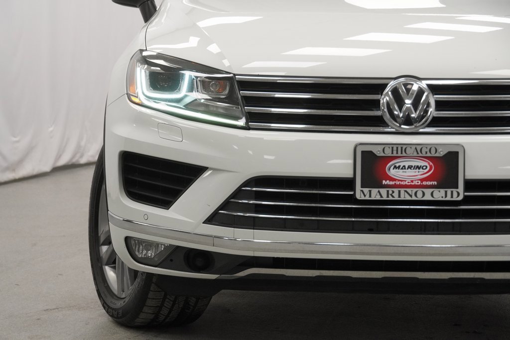 Used 2016 Volkswagen Touareg VR6 image 6