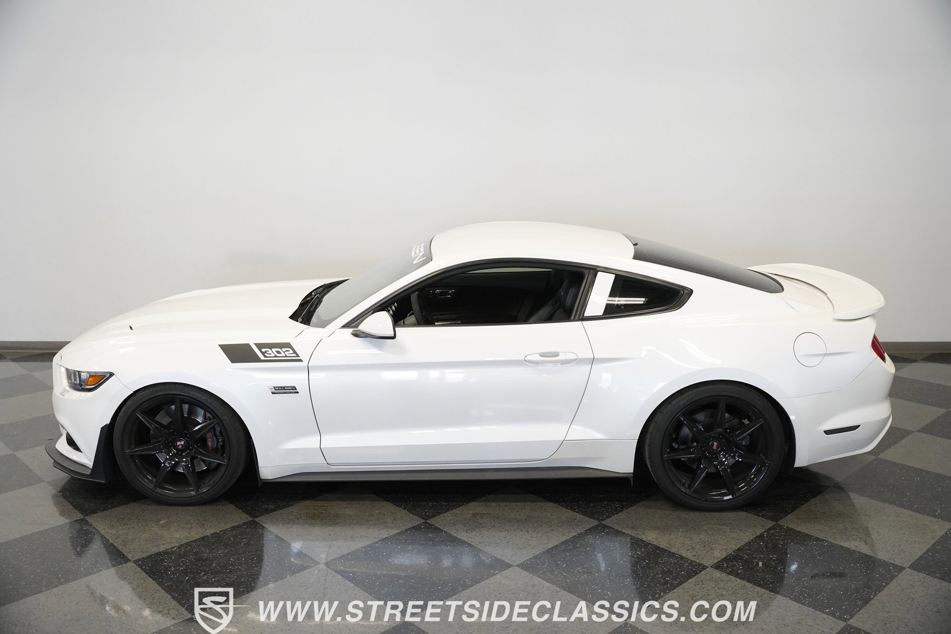 Used 2017 Ford Mustang GT image 10