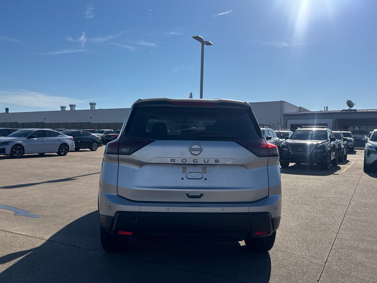 Certified 2025 Nissan Rogue SV FWD image 21