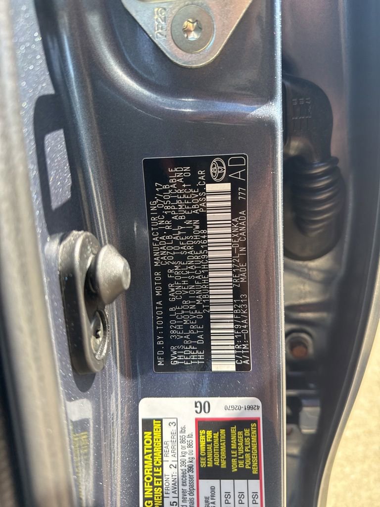Used 2017 Toyota Corolla LE w/ Carpet Mat Package (TMS) FWD image 17