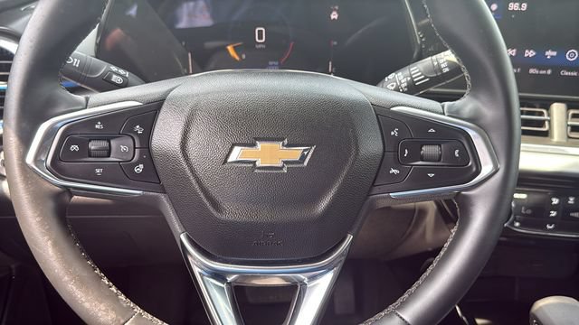 Used 2025 Chevrolet Trax LT w/ LT Convenience Package FWD image 16