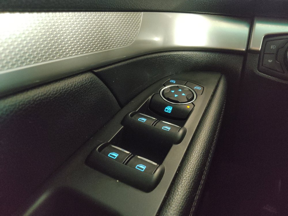 Used 2016 Ford Explorer XLT FWD image 27