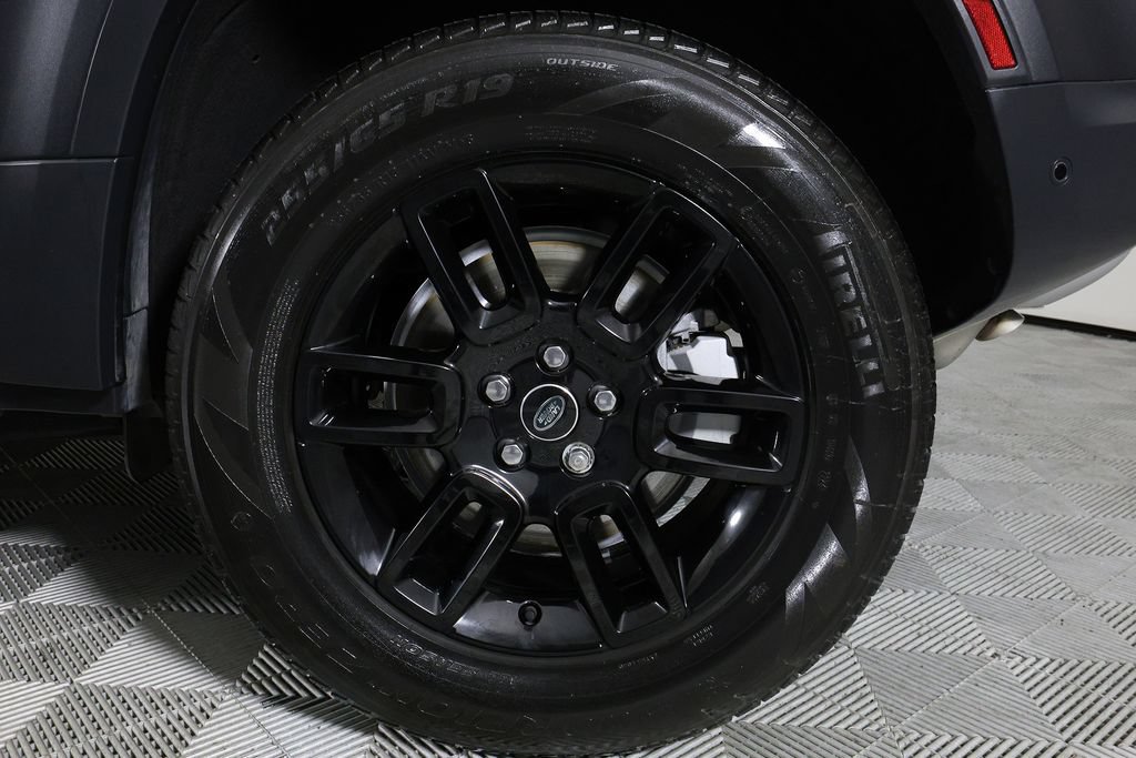 Used 2025 Land Rover Defender 110 S AWD/4WD image 41