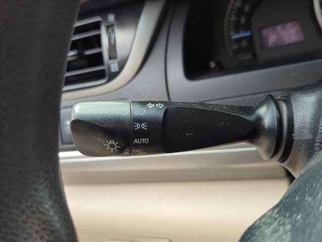 Used 2012 Toyota Camry LE FWD image 17
