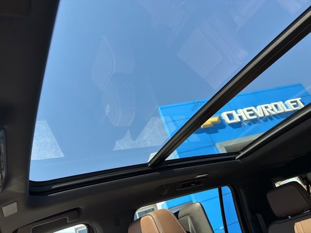 Used 2025 Chevrolet Suburban High Country image 39