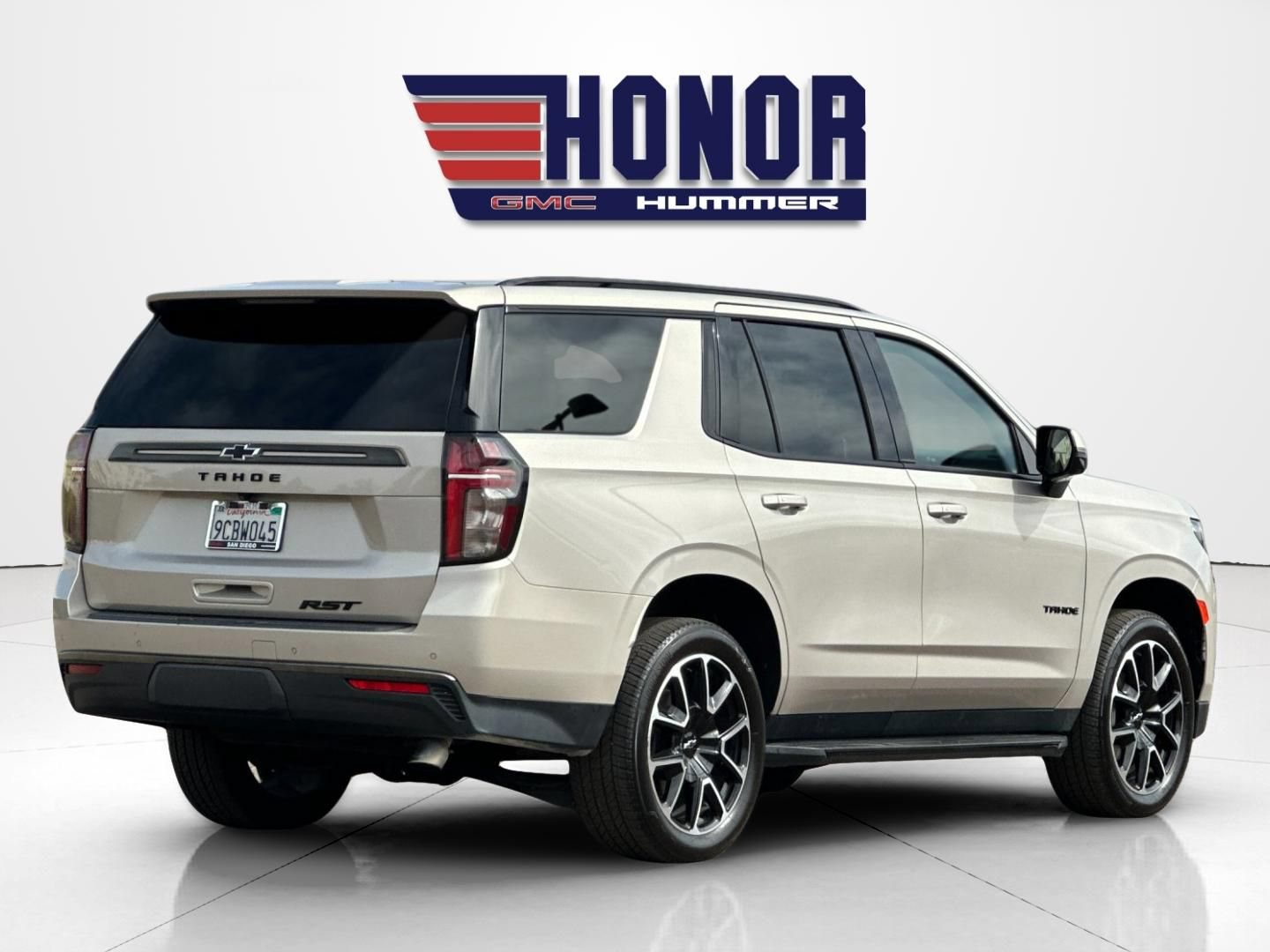 Used 2022 Chevrolet Tahoe RST w/ Luxury Package AWD/4WD image 4