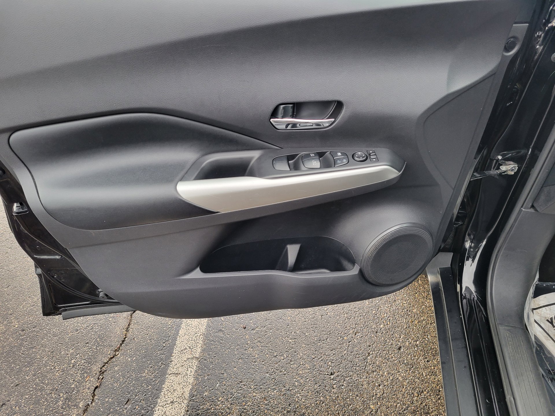 Used 2020 Nissan Kicks SR w/ SR Premium Package image 18