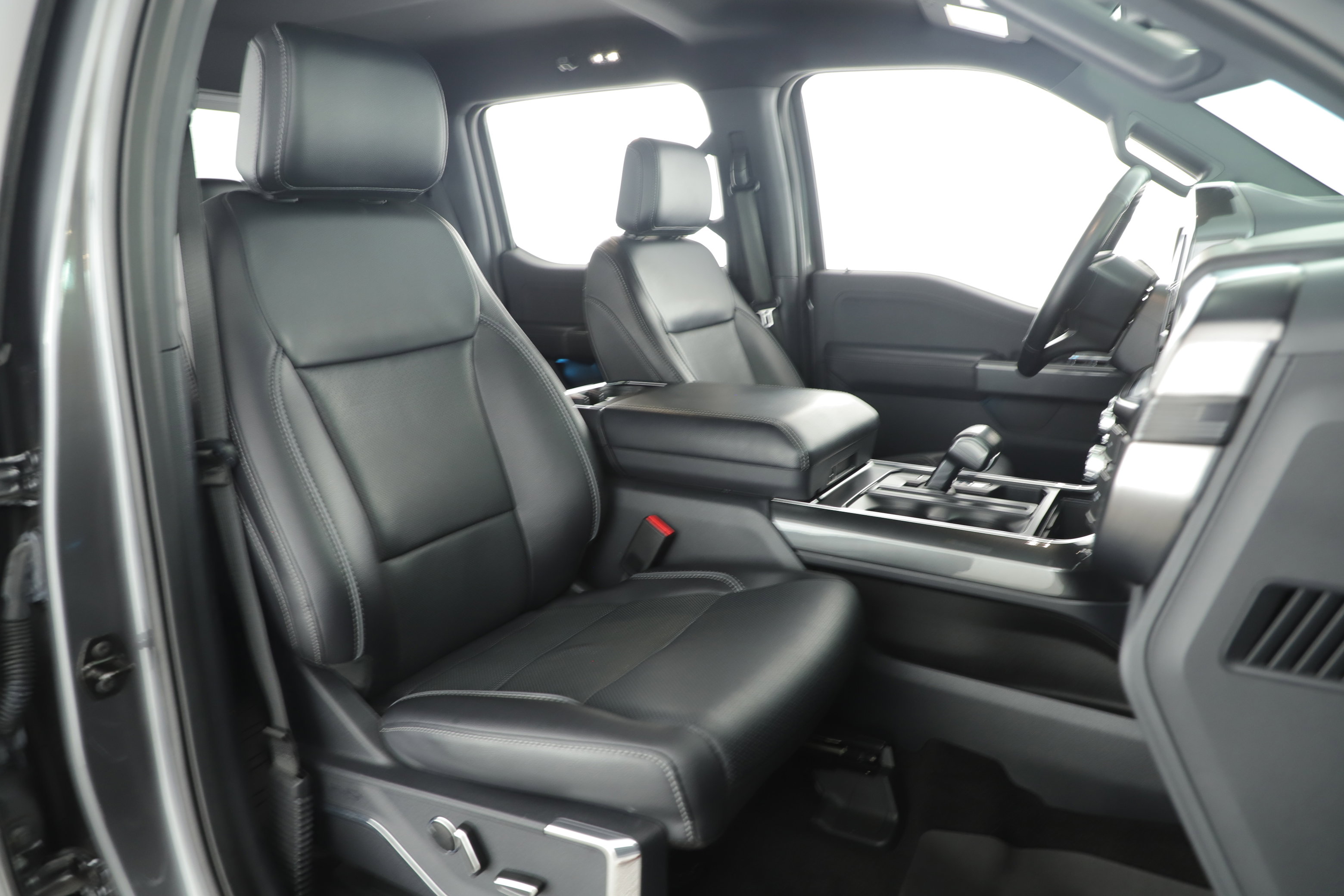 Used 2022 Ford F150 Lariat w/ Equipment Group 502A High image 23