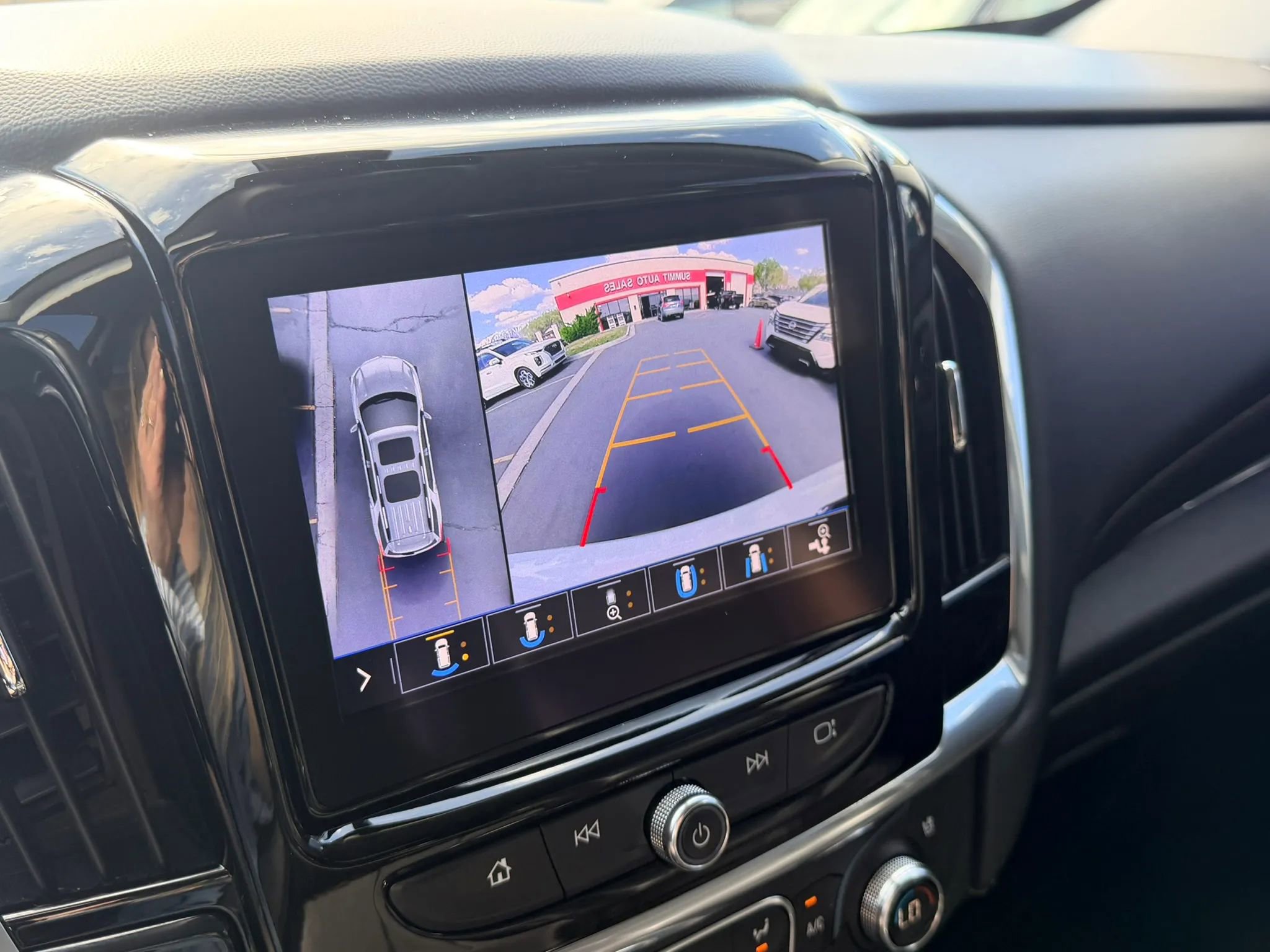 Used 2021 Chevrolet Traverse Premier w/ Redline Edition AWD/4WD image 35