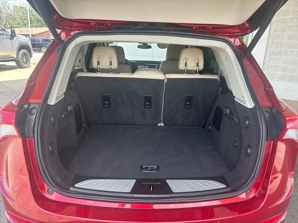 Used 2020 Buick Envision Essence w/ LPO, Cargo Package FWD image 29