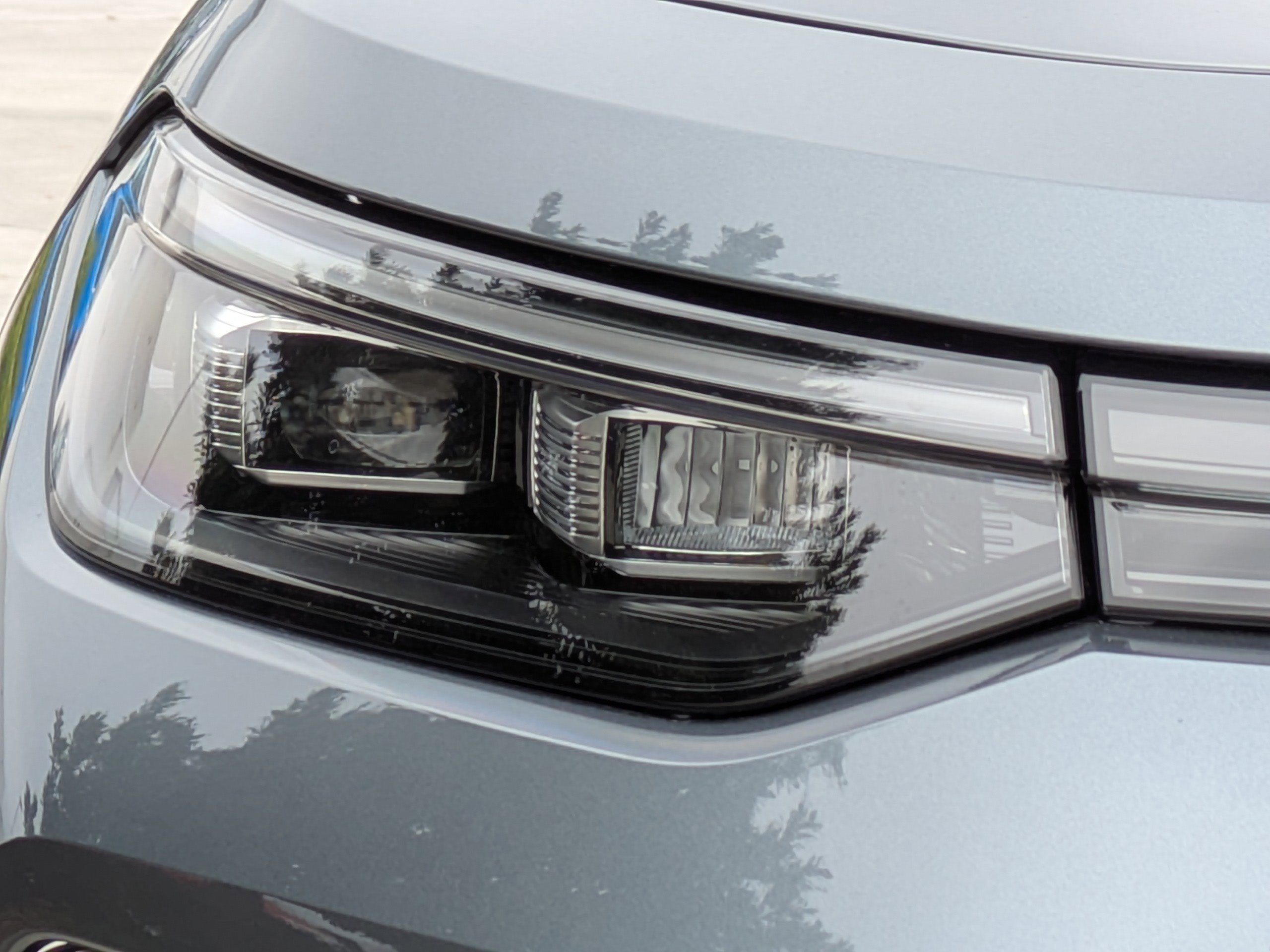 Used 2025 Volkswagen Tiguan SE image 10