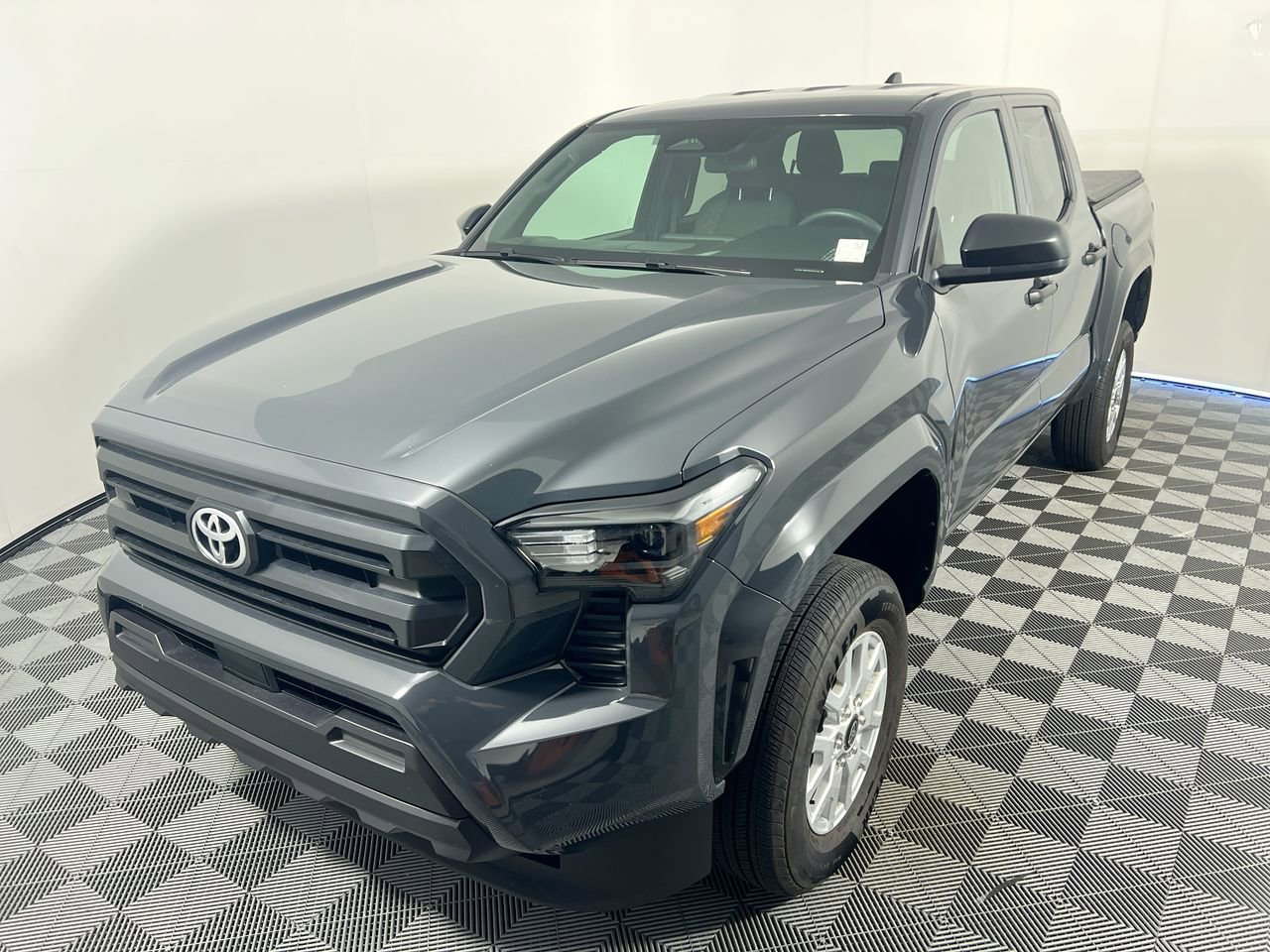 Used 2025 Toyota Tacoma SR AWD/4WD image 7