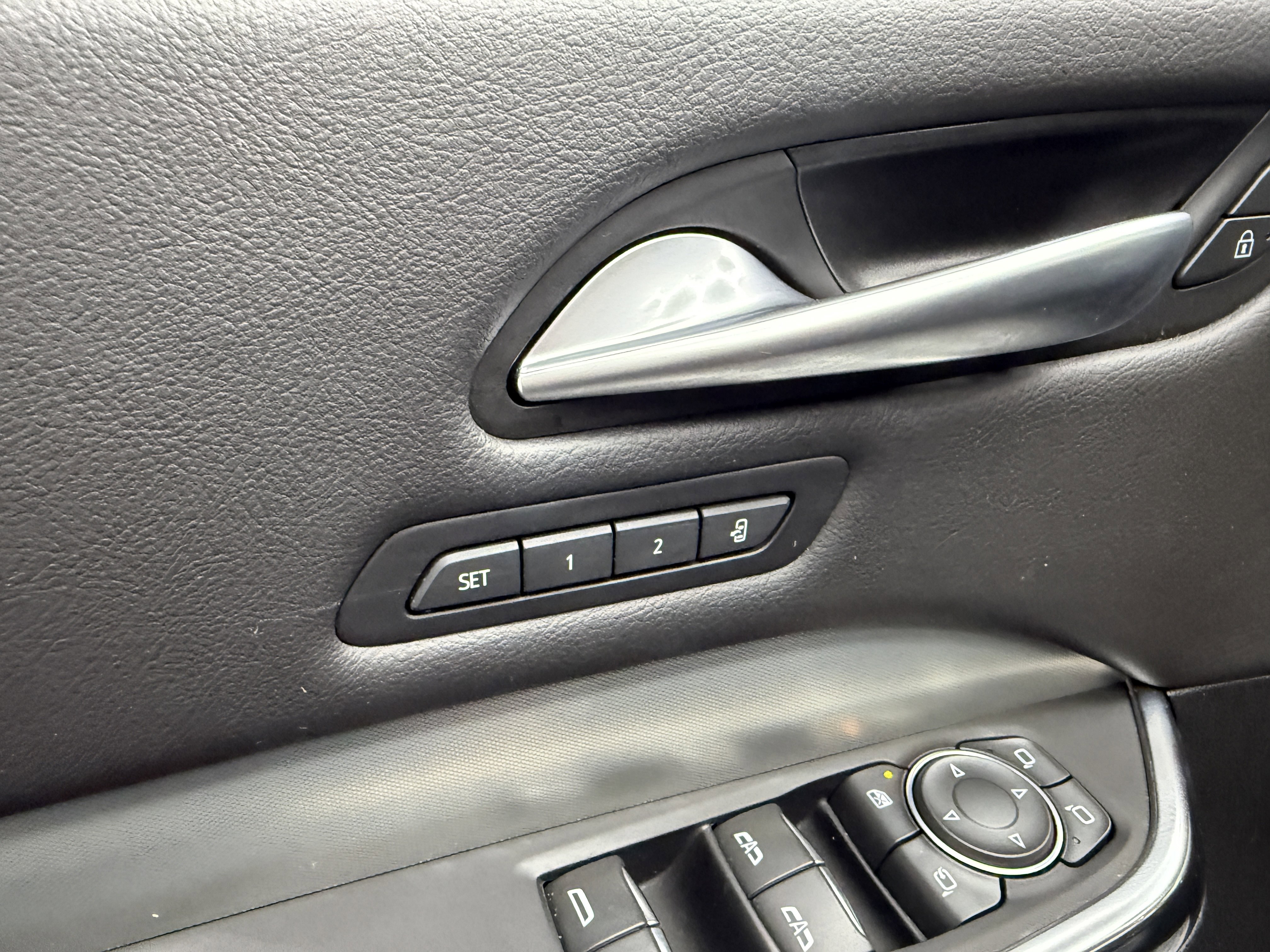 Used 2023 Cadillac XT4 Premium Luxury image 11