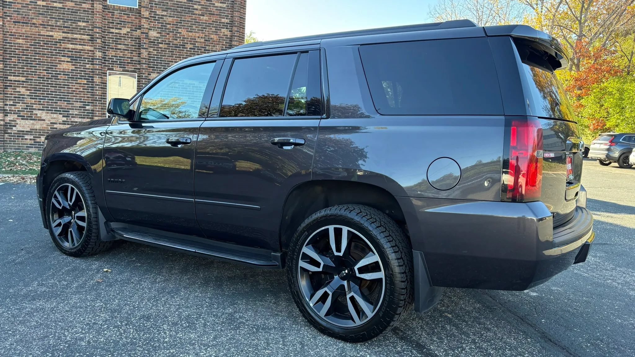 Used 2018 Chevrolet Tahoe Premier AWD/4WD image 6